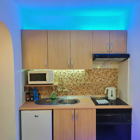 Lovely Views, Heated Pool, Great Location *