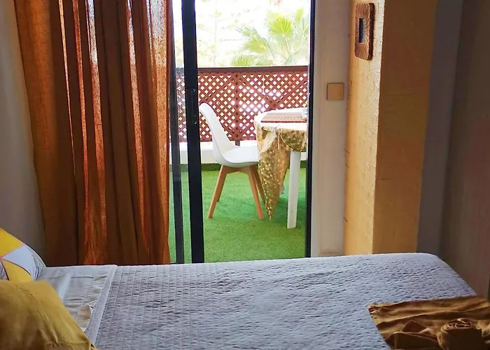 Apartment Lovely Views, Heated Pool, Great Location *