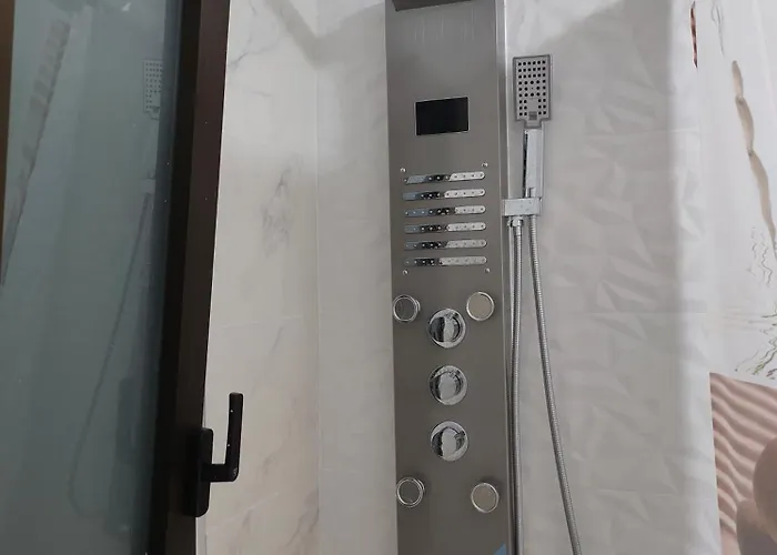 Lovely Views, Heated Pool, Great Location *