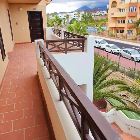 Lovely Views, Heated Pool, Great Location Lejlighed *
